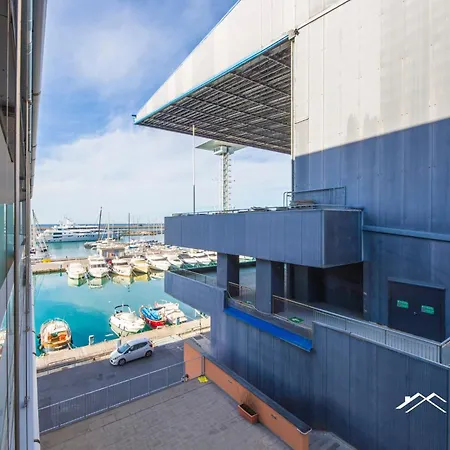 Waterfront Lux| Studio|a/c|parking|gym|wifi By Tilo Daire